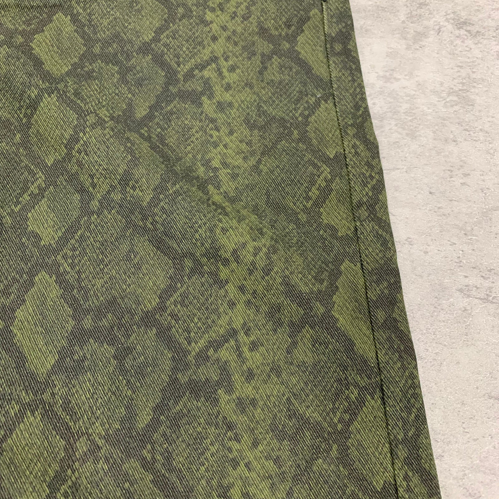Custom Men's Straight Green Snake Jeans Shorts With Digital Printing